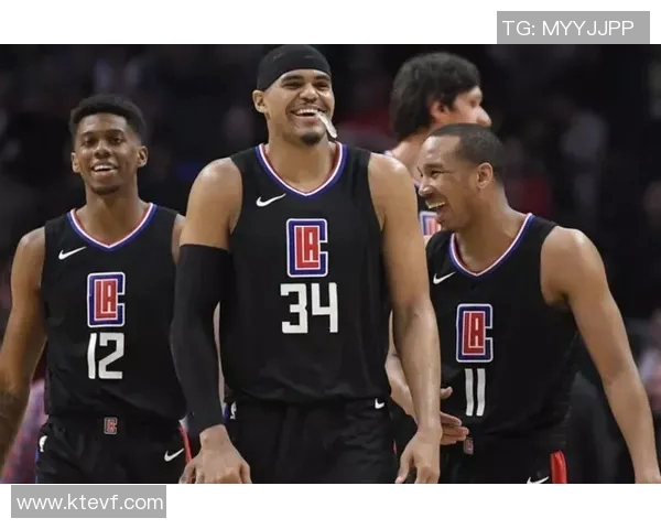 洛杉矶湖人与洛杉矶快船的巅峰对决引发全城热议与期待