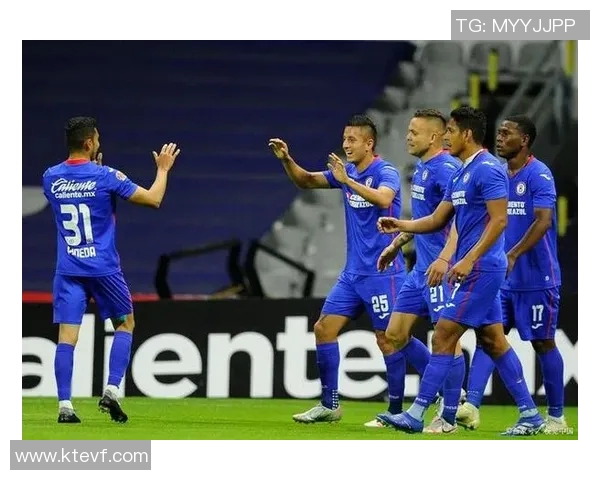 美洲队与蓝十字的激烈对决谁能在赛场上笑到最后